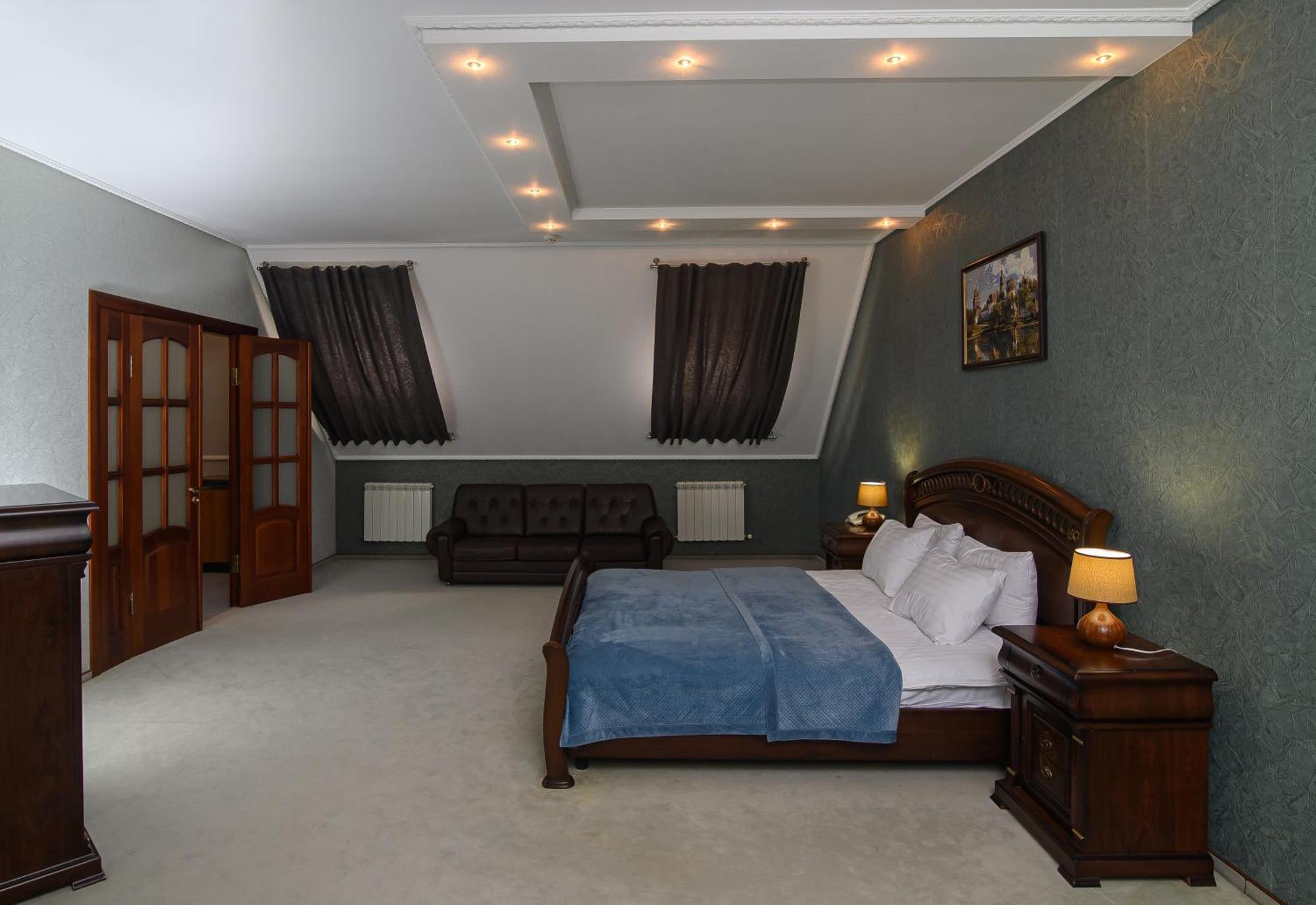 Palace 4*