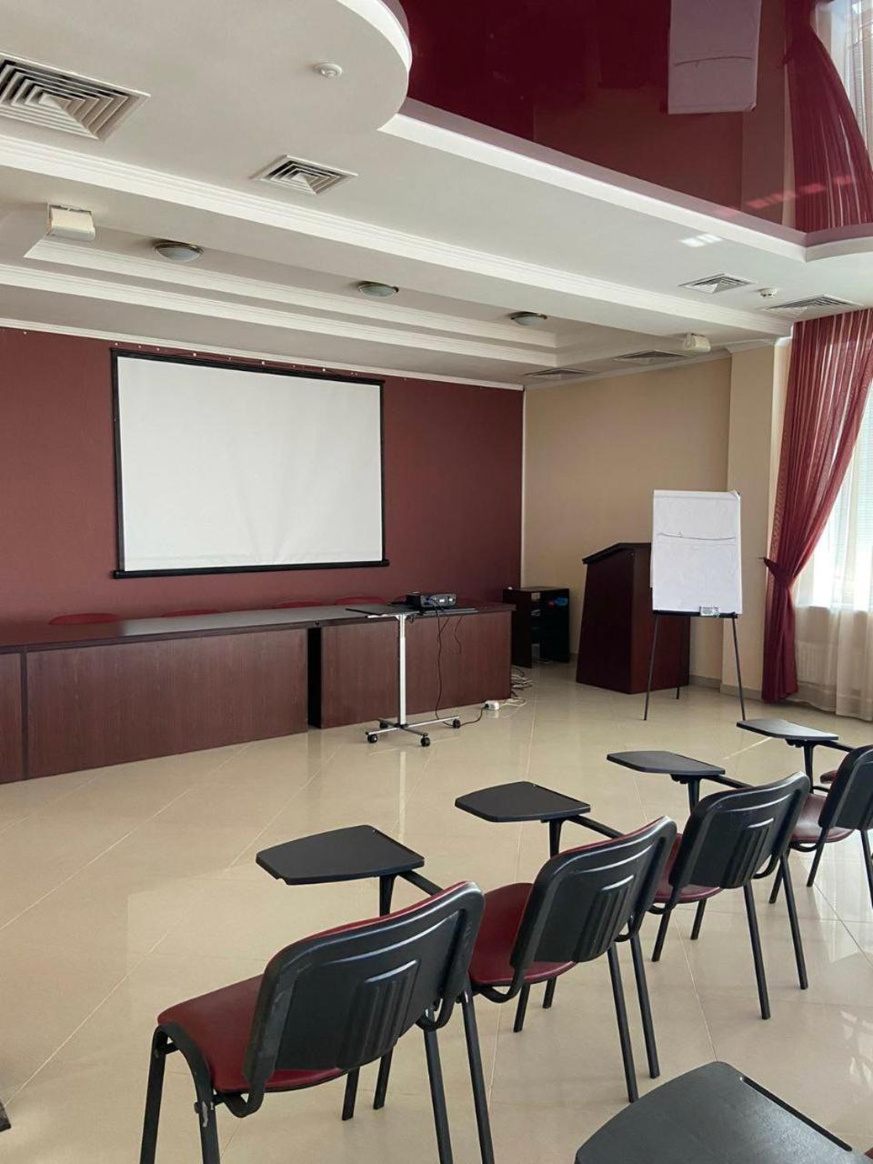 Palace מלון 4*